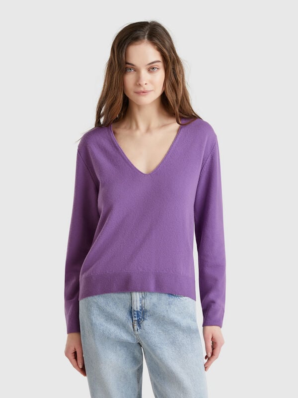 V-neck sweater in pure Merino wool Women