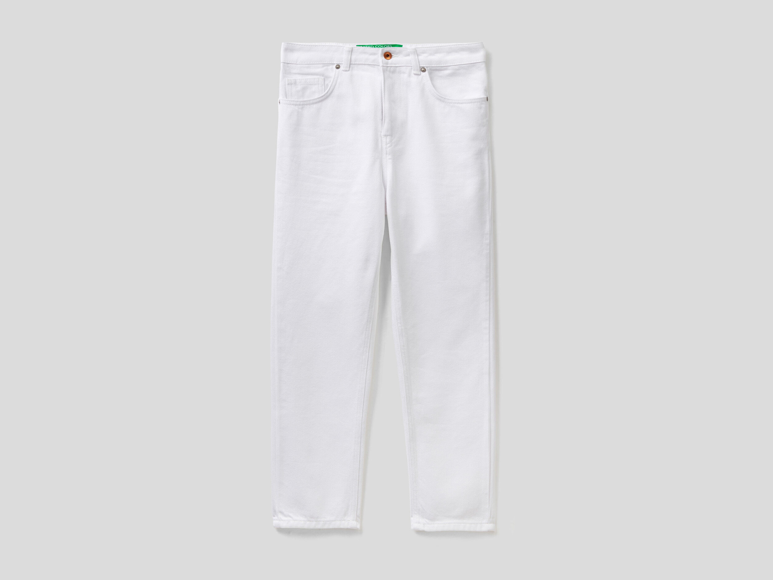 White jeans on sale mom fit