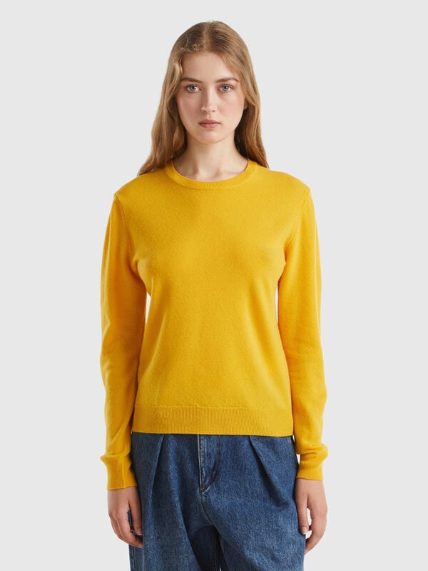 Ochre yellow crew neck sweater in pure Merino wool Women