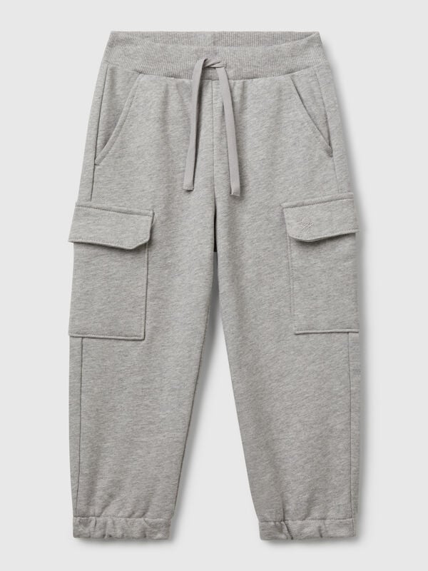 Pantalón cargo tipo sudadera Niño