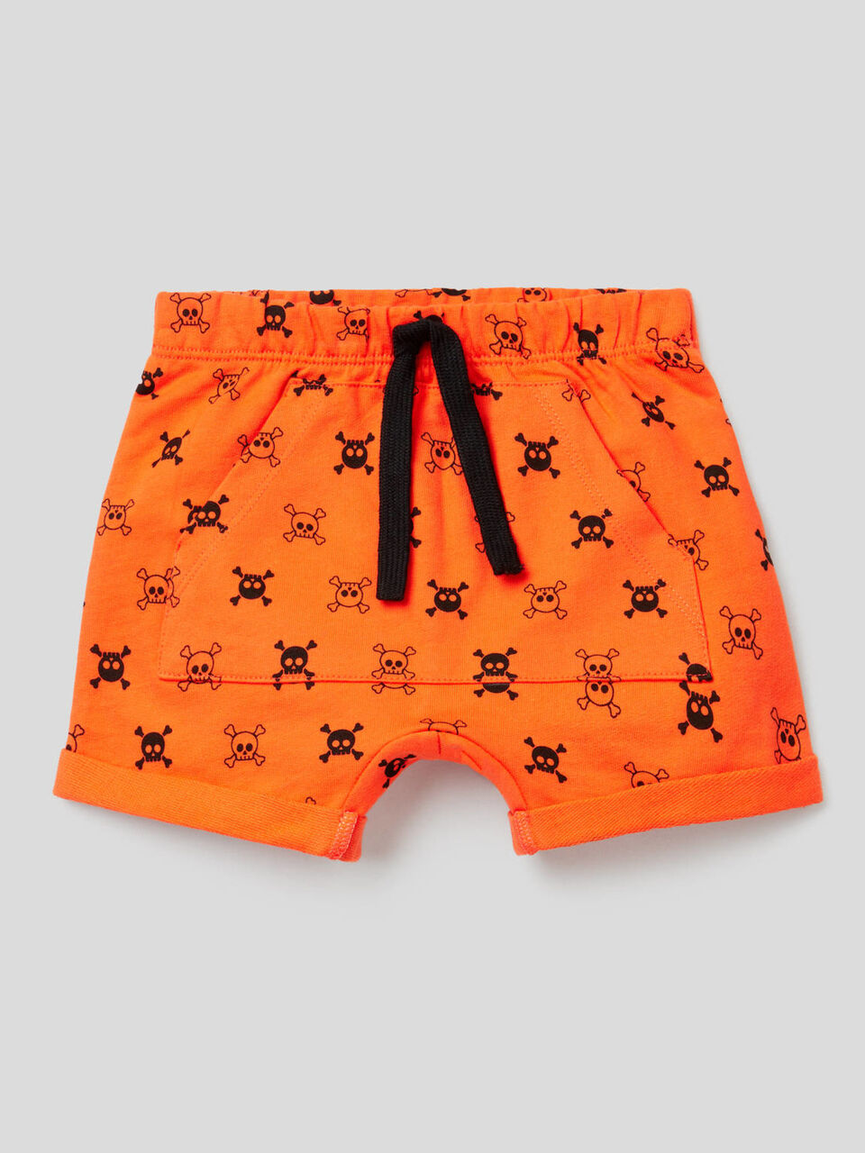 Shorts with maxi pocket image number 1