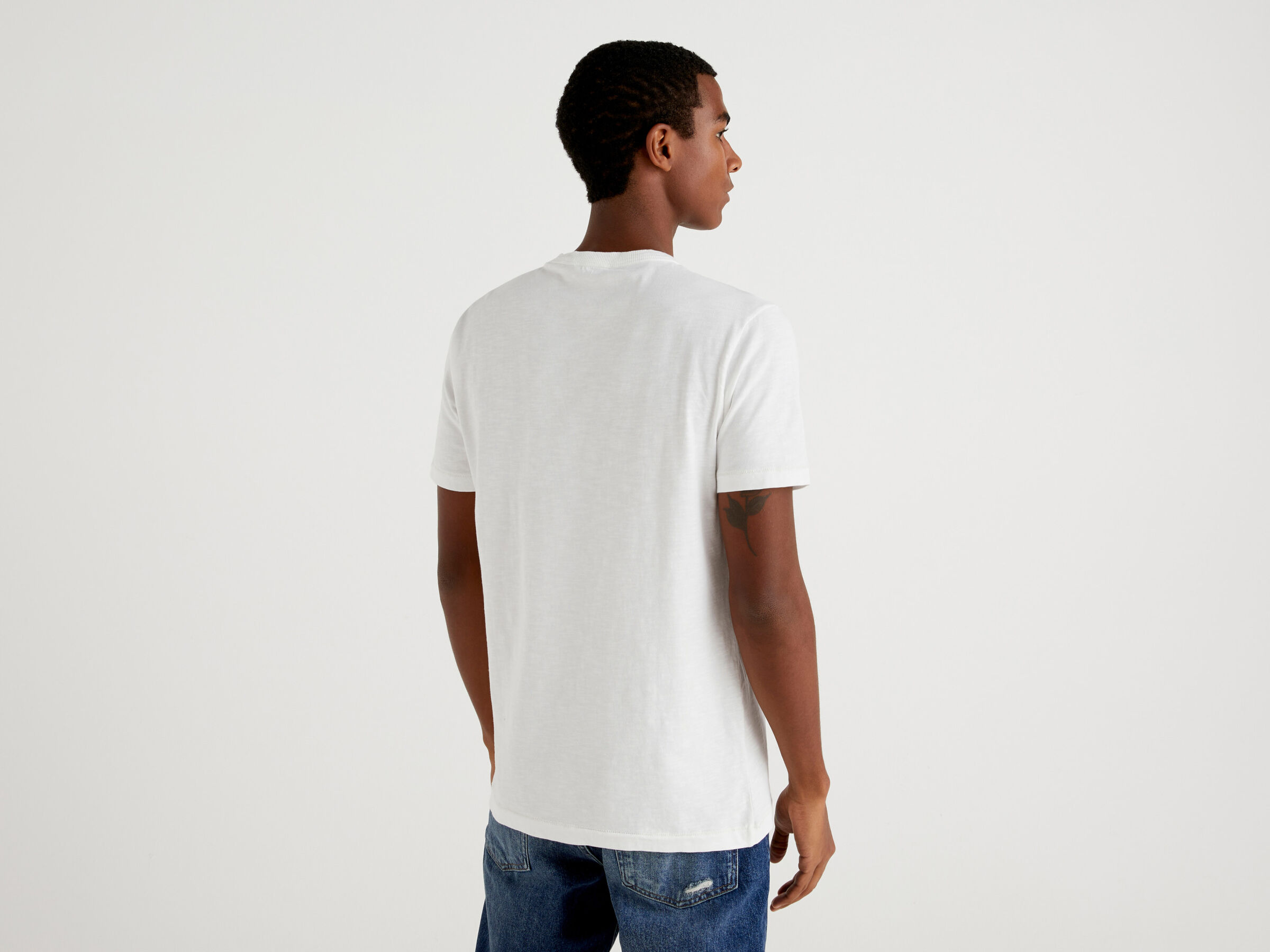 T-shirt with abstract print image number 2