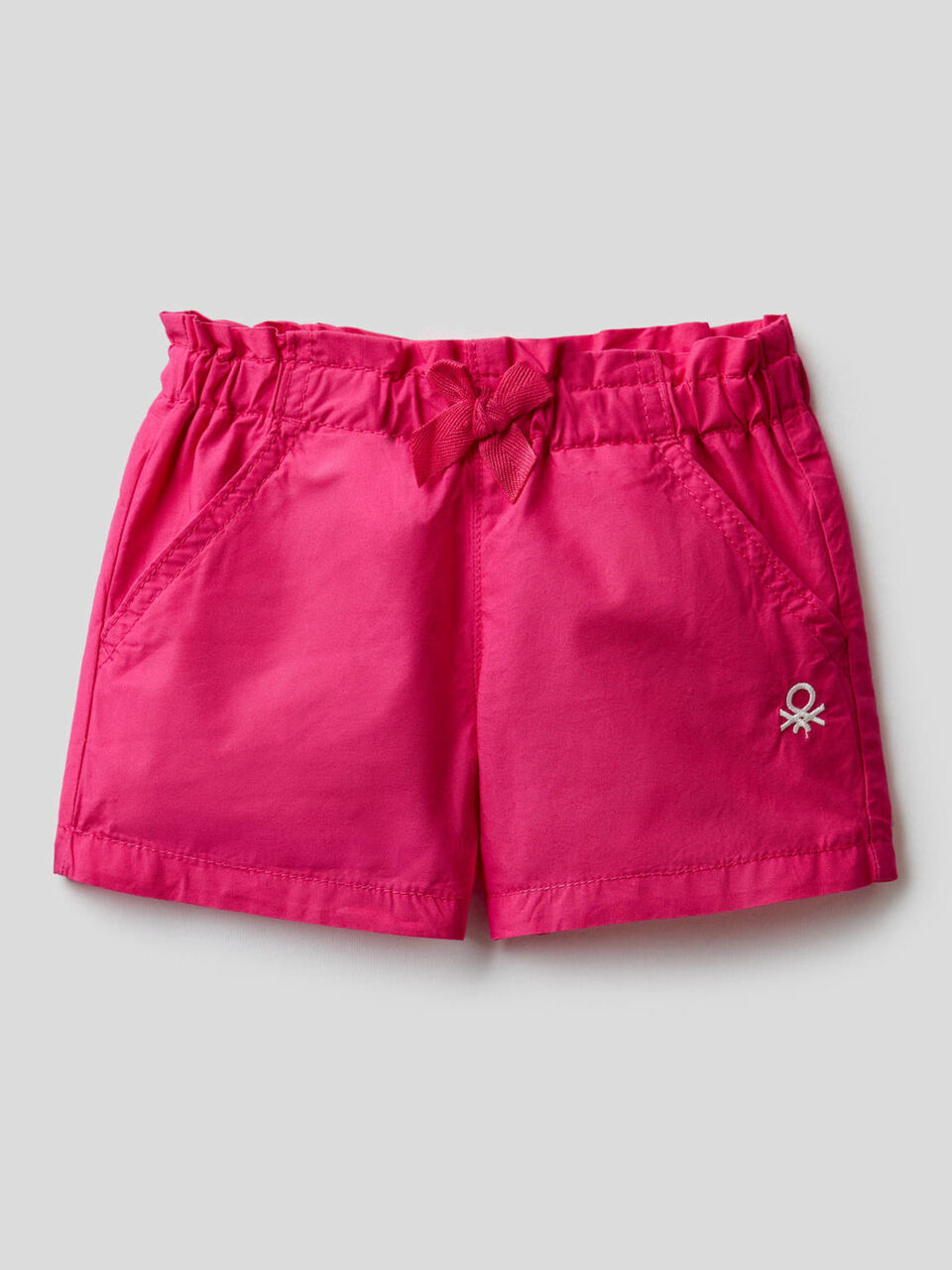Pantalón corto con cintura fruncida image number null