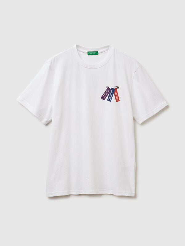 Camiseta de corte relajado con estampado delantero y trasero. Hombre