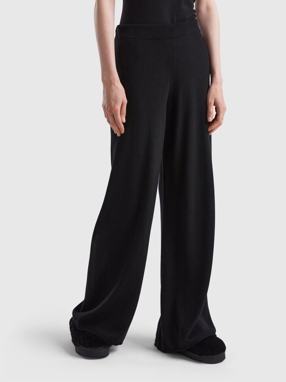 Black straight leg trousers sale with pockets
