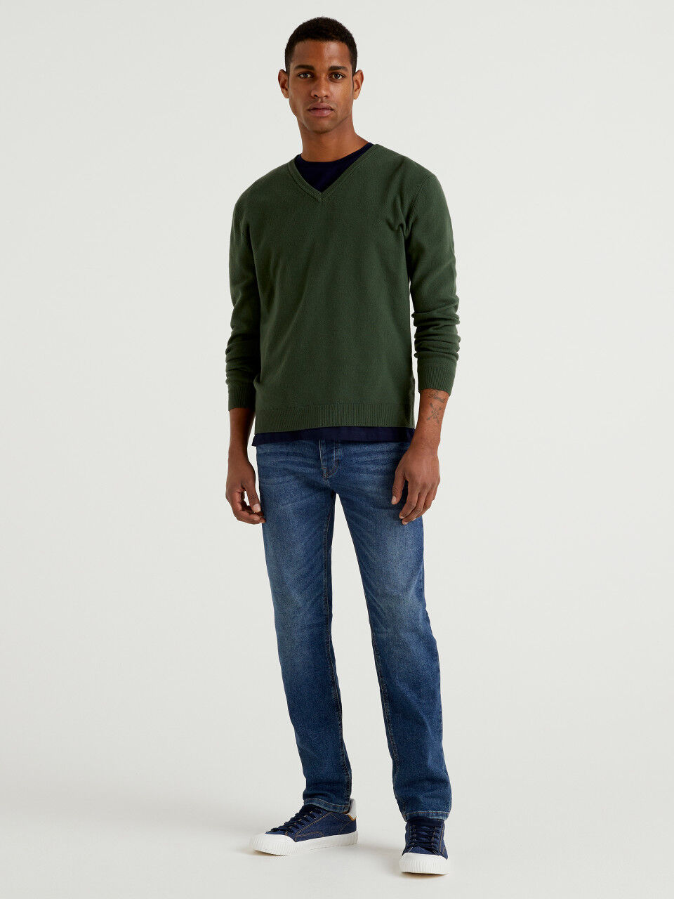 V Neck Merino Wool Sweater Men 2024 Benetton