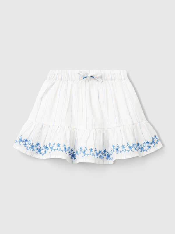 Falda de rayas con bordado floral Niña