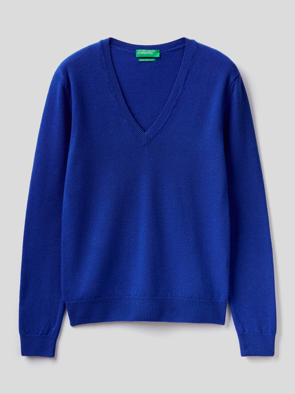 V-neck sweater in pure virgin wool image number 1