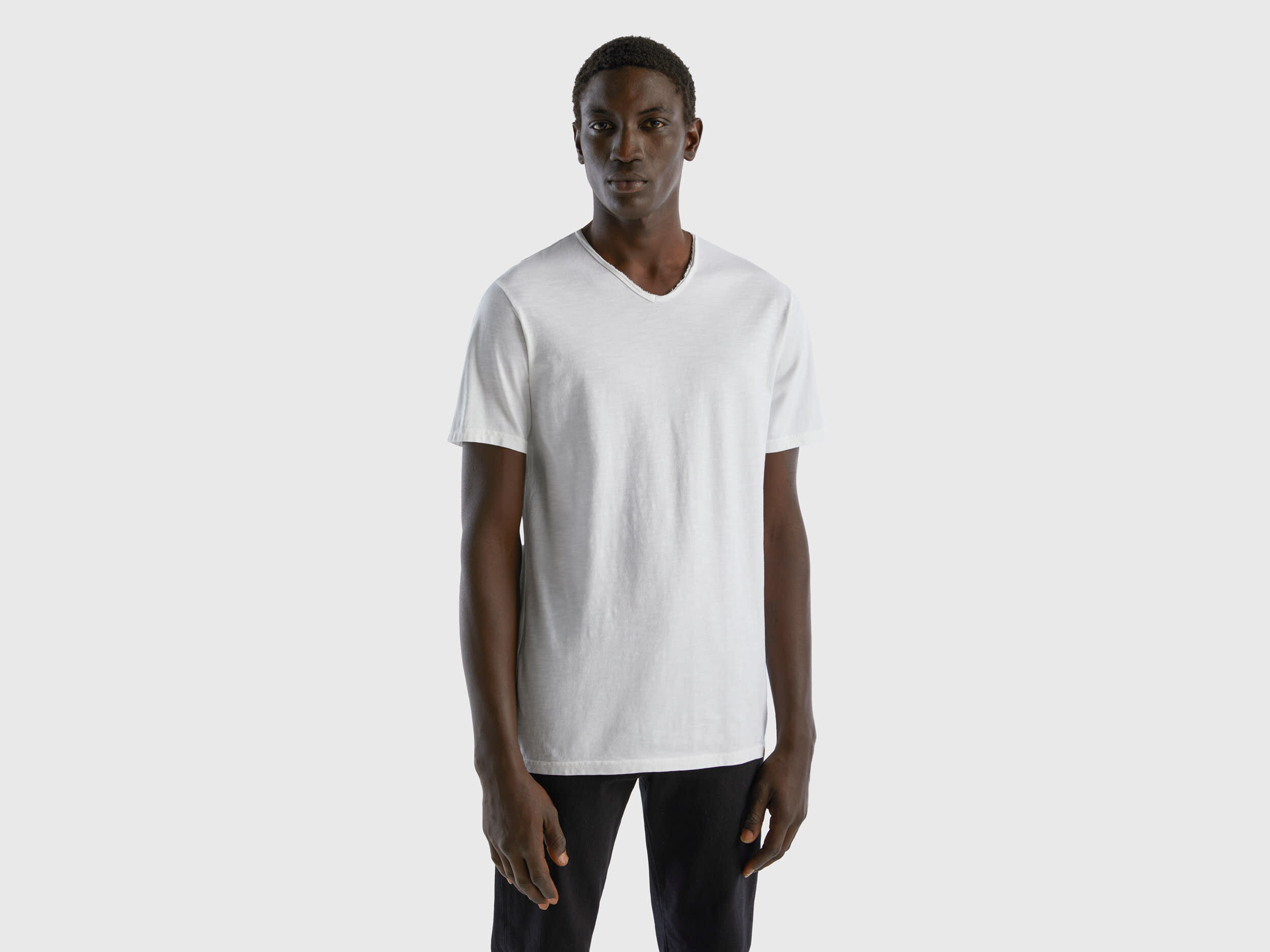 White t shirt v cheap