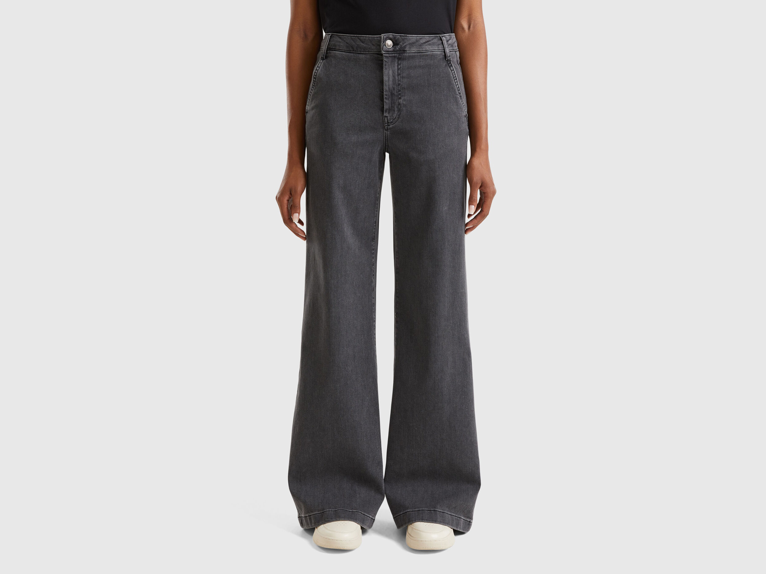 発掘 - 新登場ブランド Flared jeans in stretch cotton - Black | Benetton パンツ
