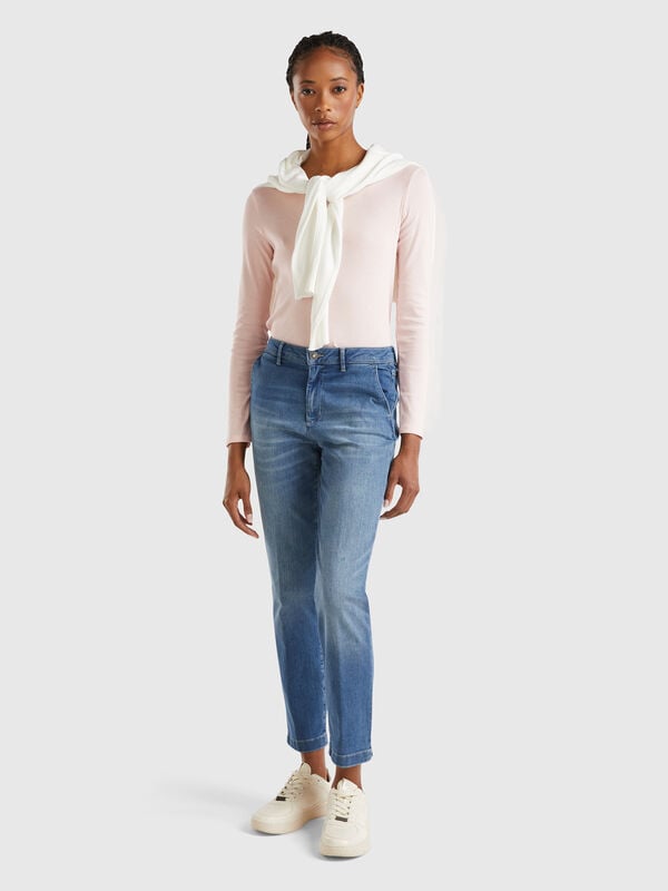 Chinos slim fit en denim Mujer