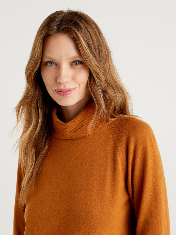 Turtleneck sweater in cashmere and wool blend Women