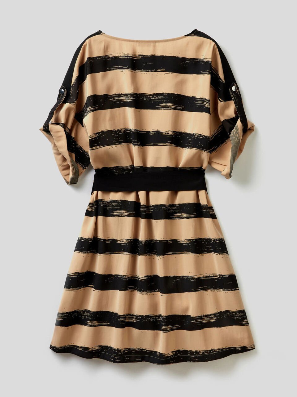 Short dress with print image number null
