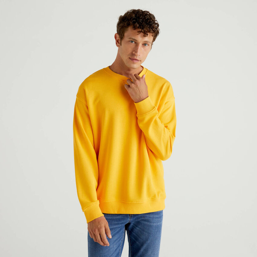 100% cotton sweatshirt with applied logo