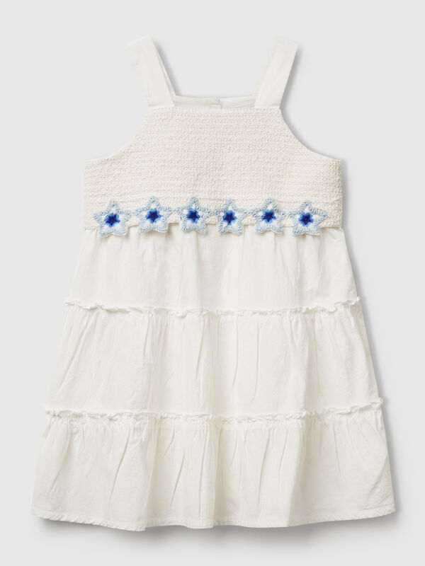 Vestido con flores de macramé Niña