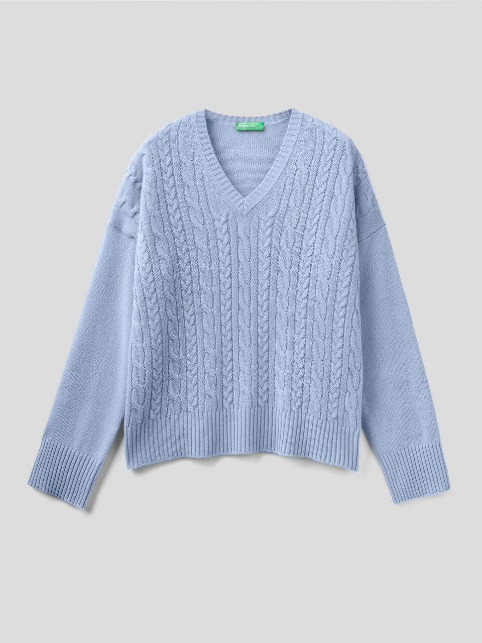 Jersey labrado con escote de pico image number 1