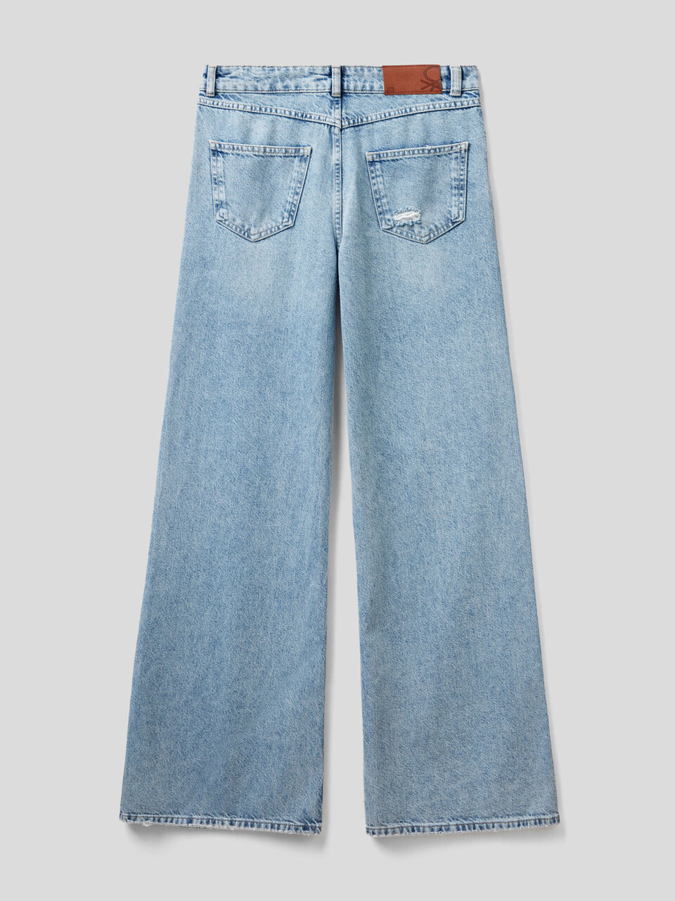 Loose fit jeans with tears image number 2