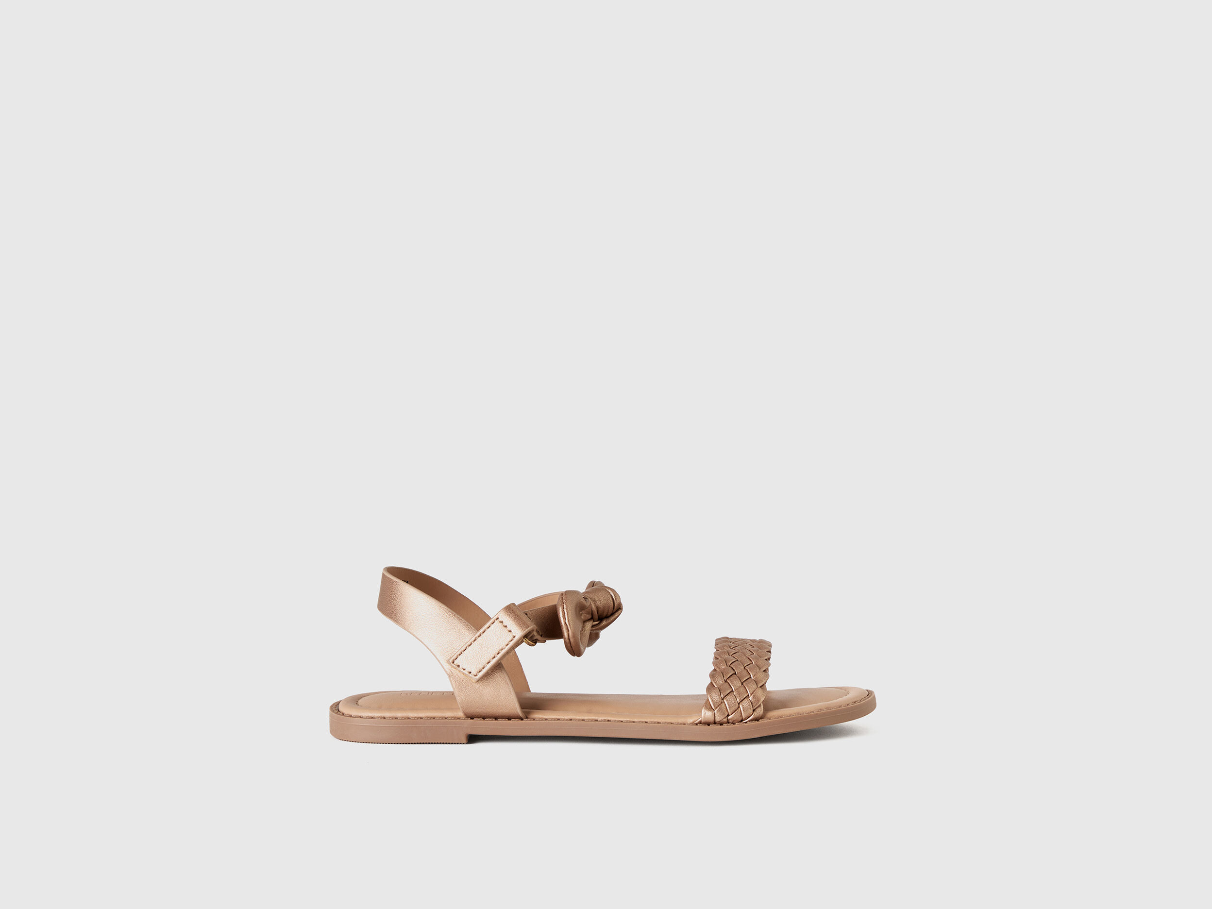 Flat footwear hotsell for girl
