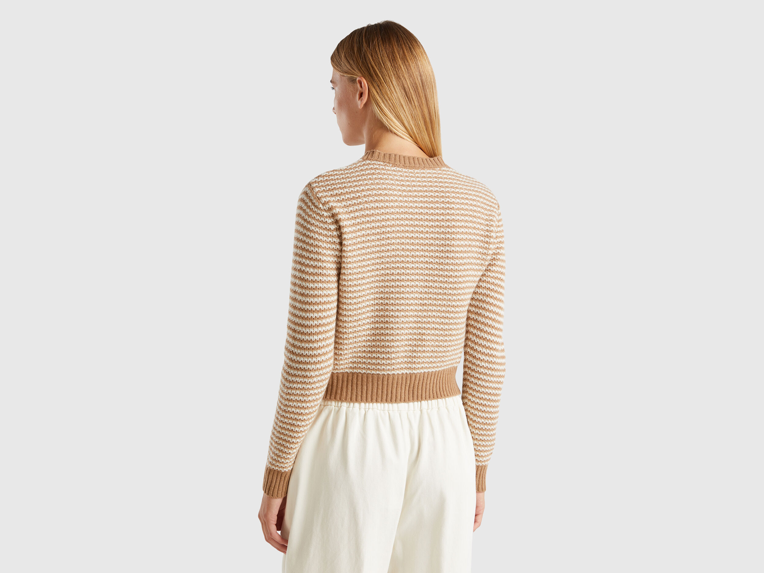 Cropped patterned sweater - Camel | Benetton Cropped patterned sweater - Camel | Benetton