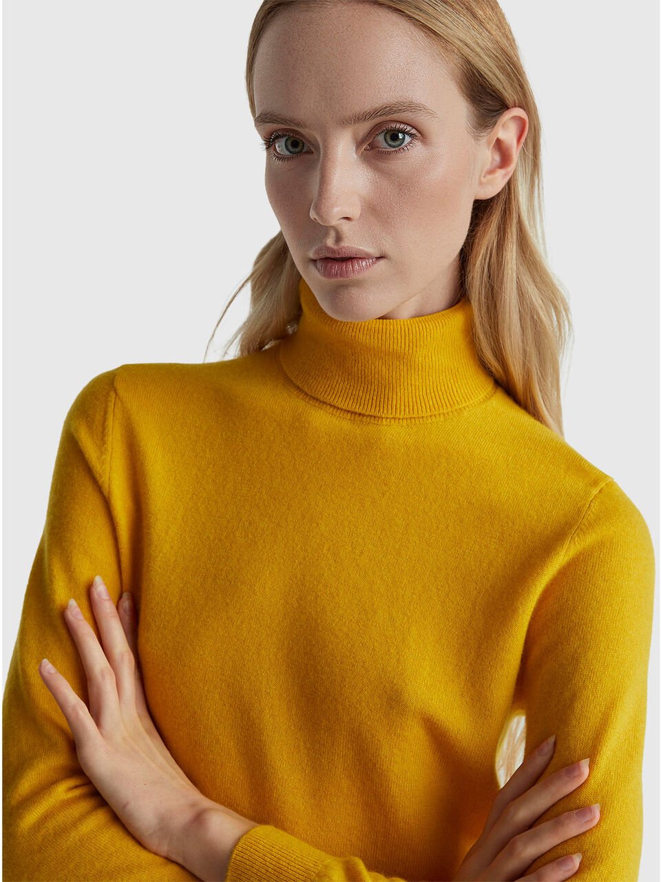 TURTLE NECK SWEATER Mujer image number null