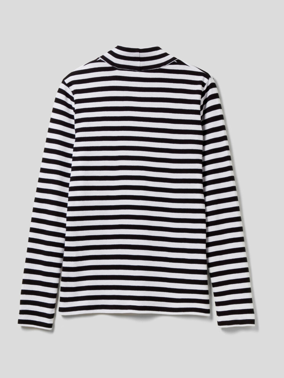 Camiseta de rayas con cuello alto image number 2