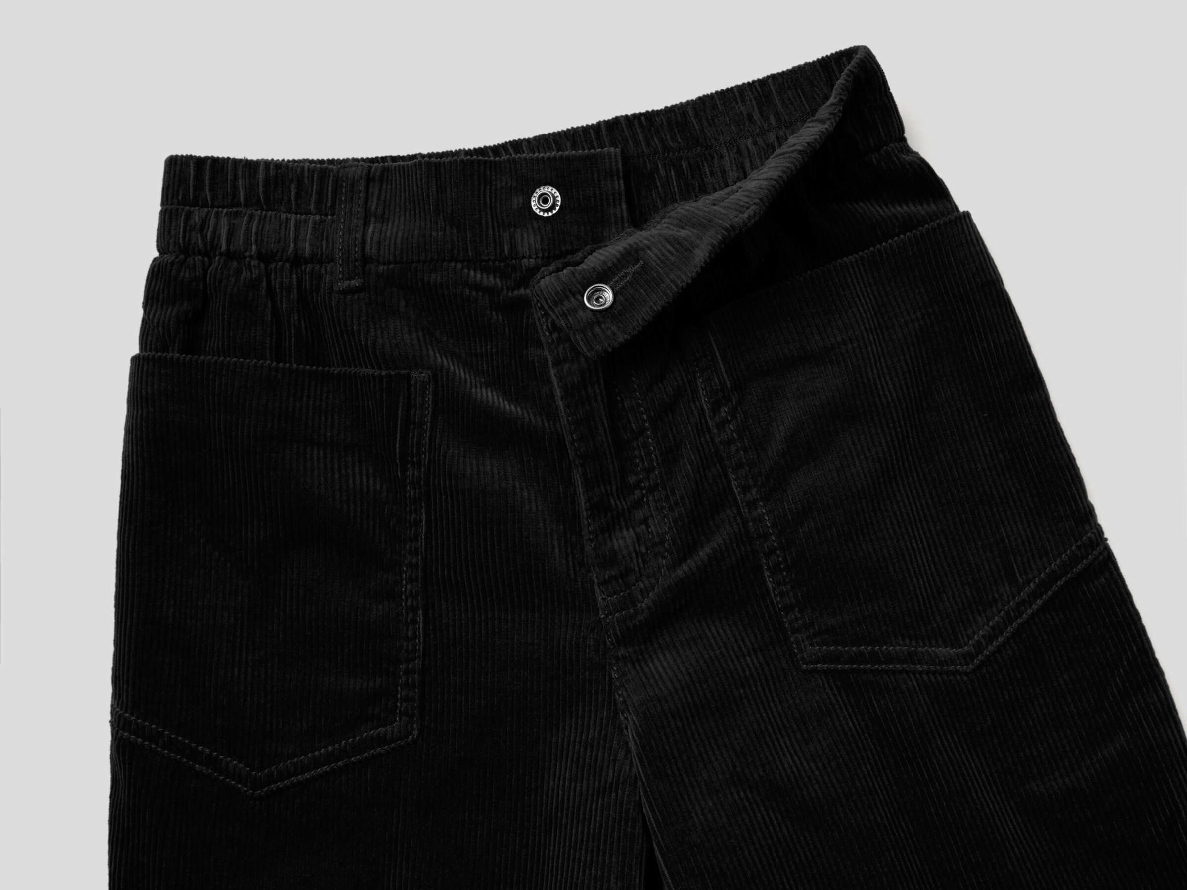 Velvet trousers with maxi pockets image number null