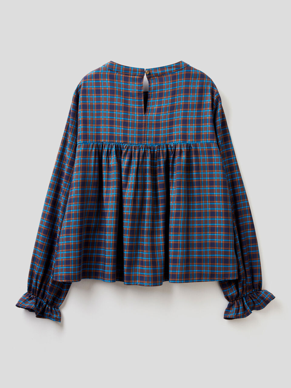 Blusa de cuadros con volante image number 2