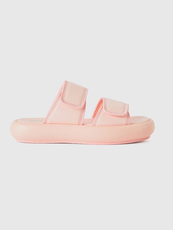 Pink slippers with double band