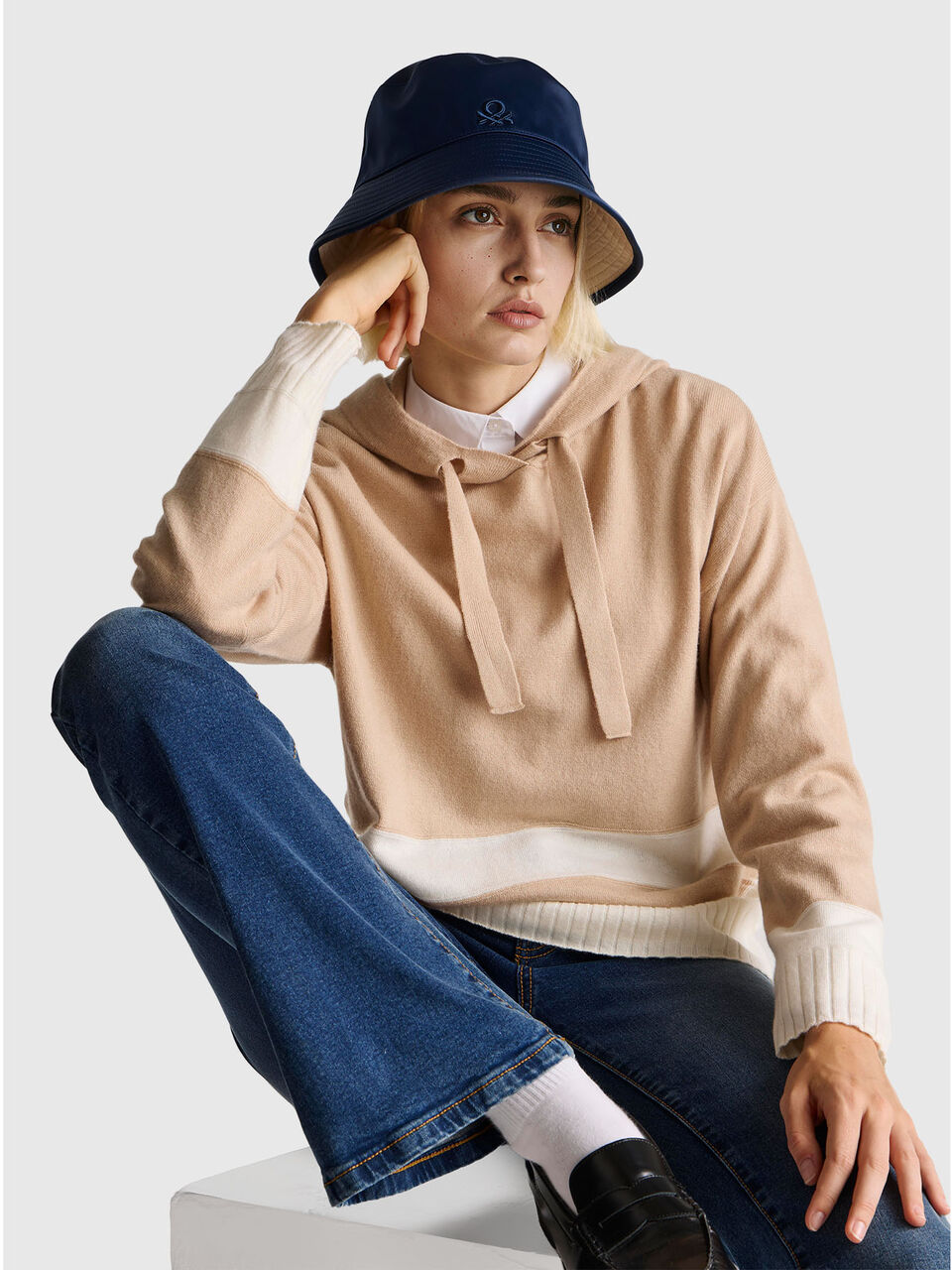 SWEATER W/HOOD Mujer image number null