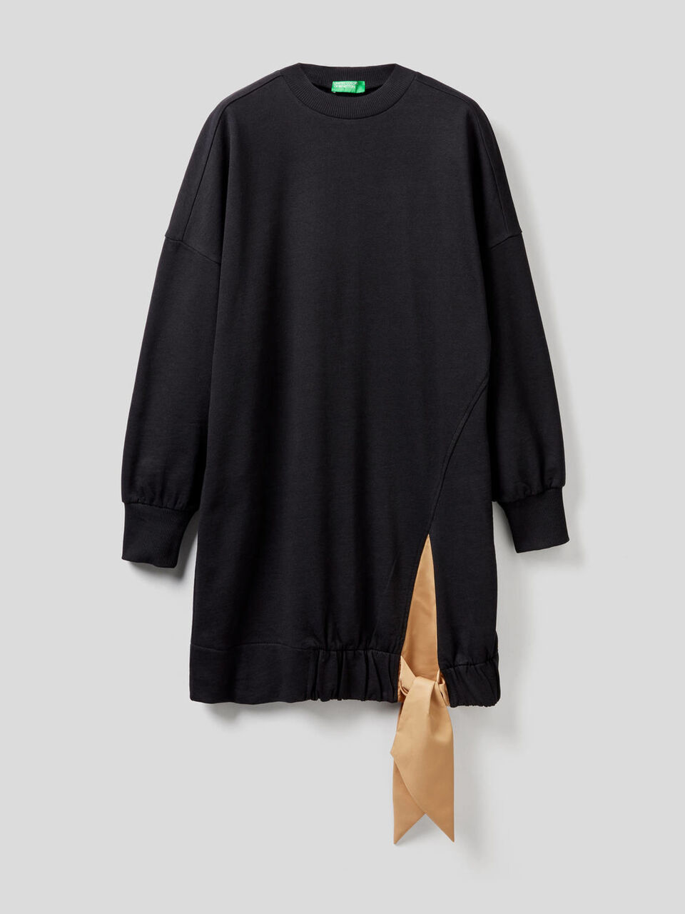 Sweatshirt with bow at the bottom image number null