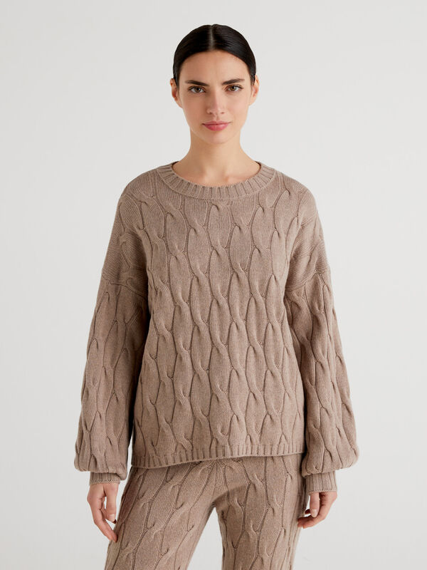 Cable knit sweater in cashmere blend Women