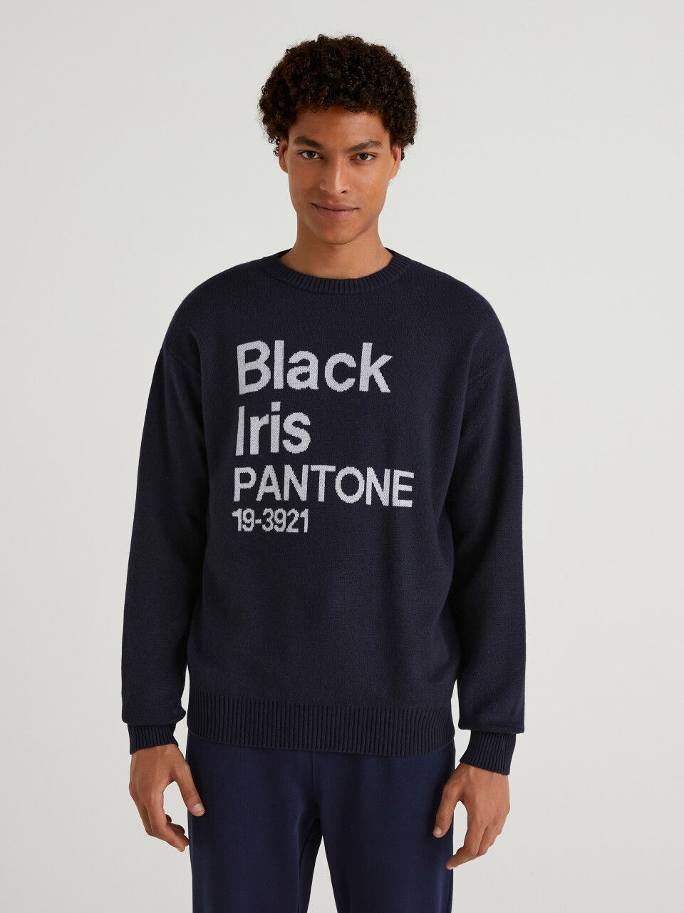 Pantone sweatshirt top