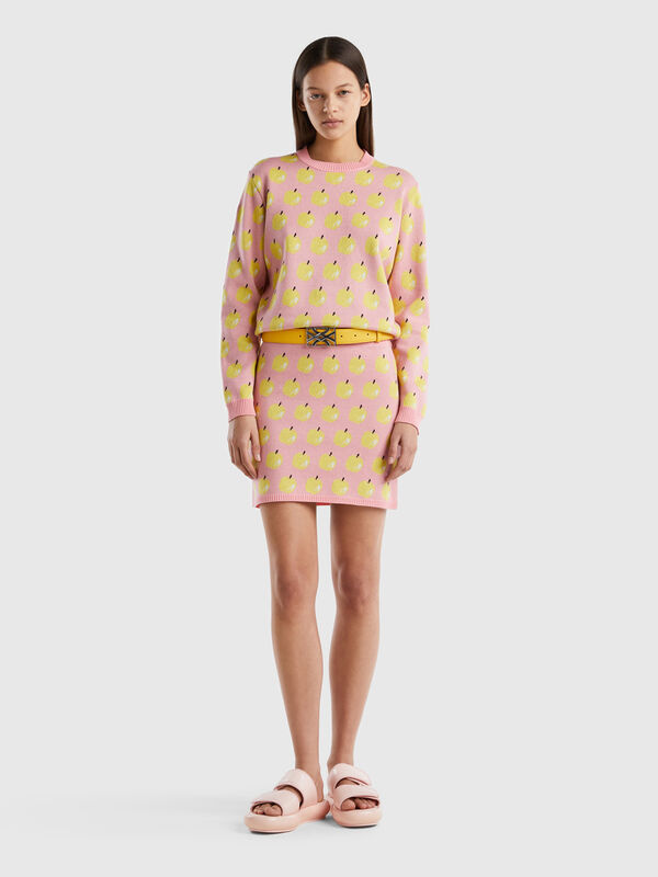 Pink sweater with apple pattern Women