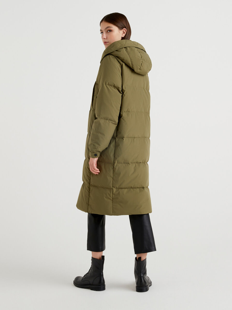 Long puffer with removable sleeves