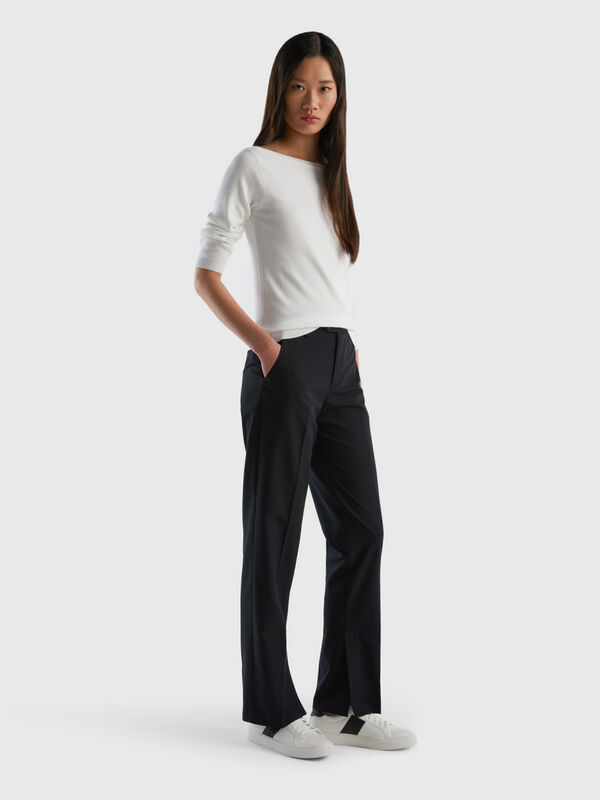 Flowy trousers with slits Women