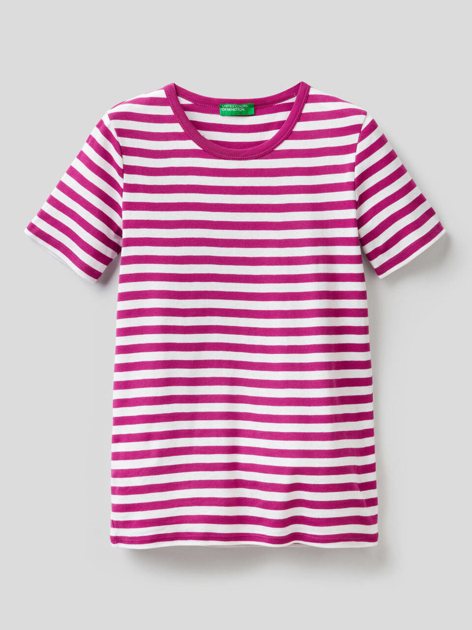 Camiseta de cuello redondo a rayas image number null
