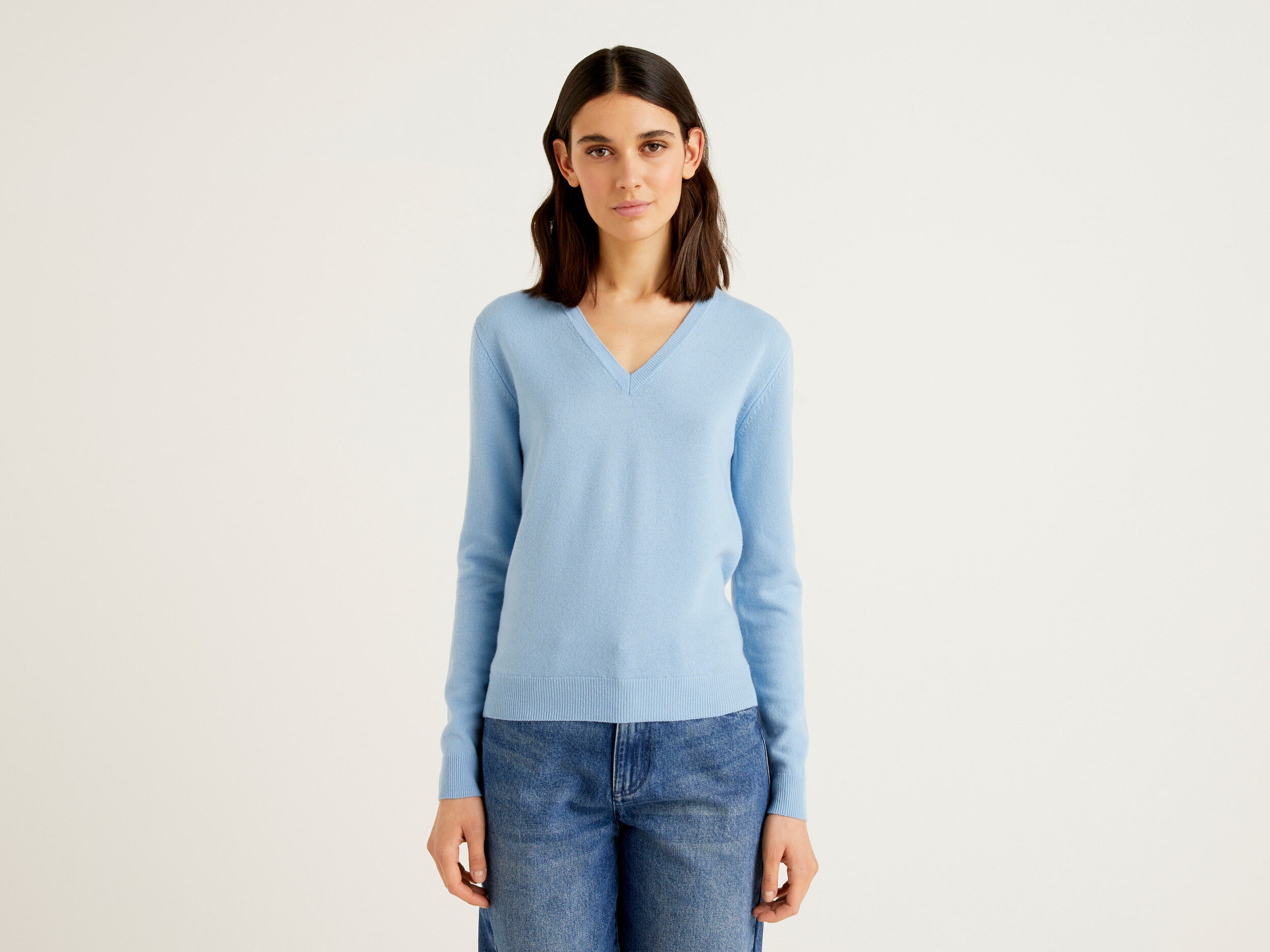 Light blue v neck jumper online