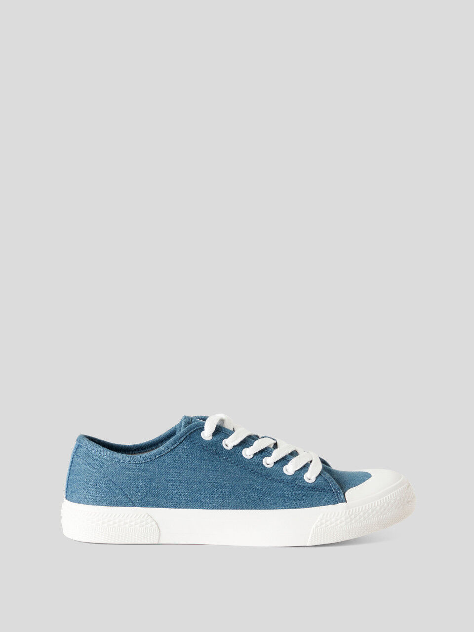 Ucb black cheap sneakers