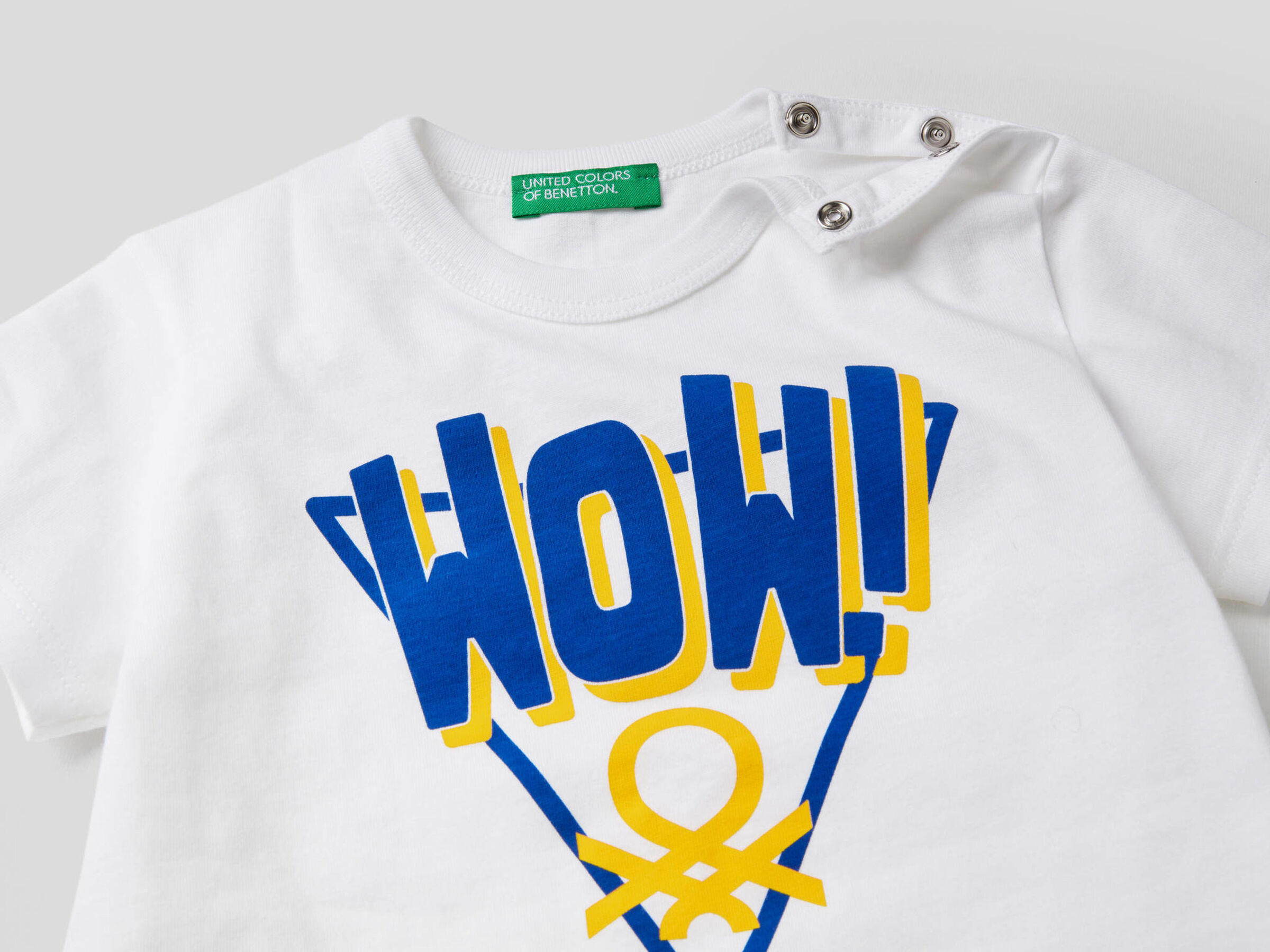 T-shirt and shorts set image number null