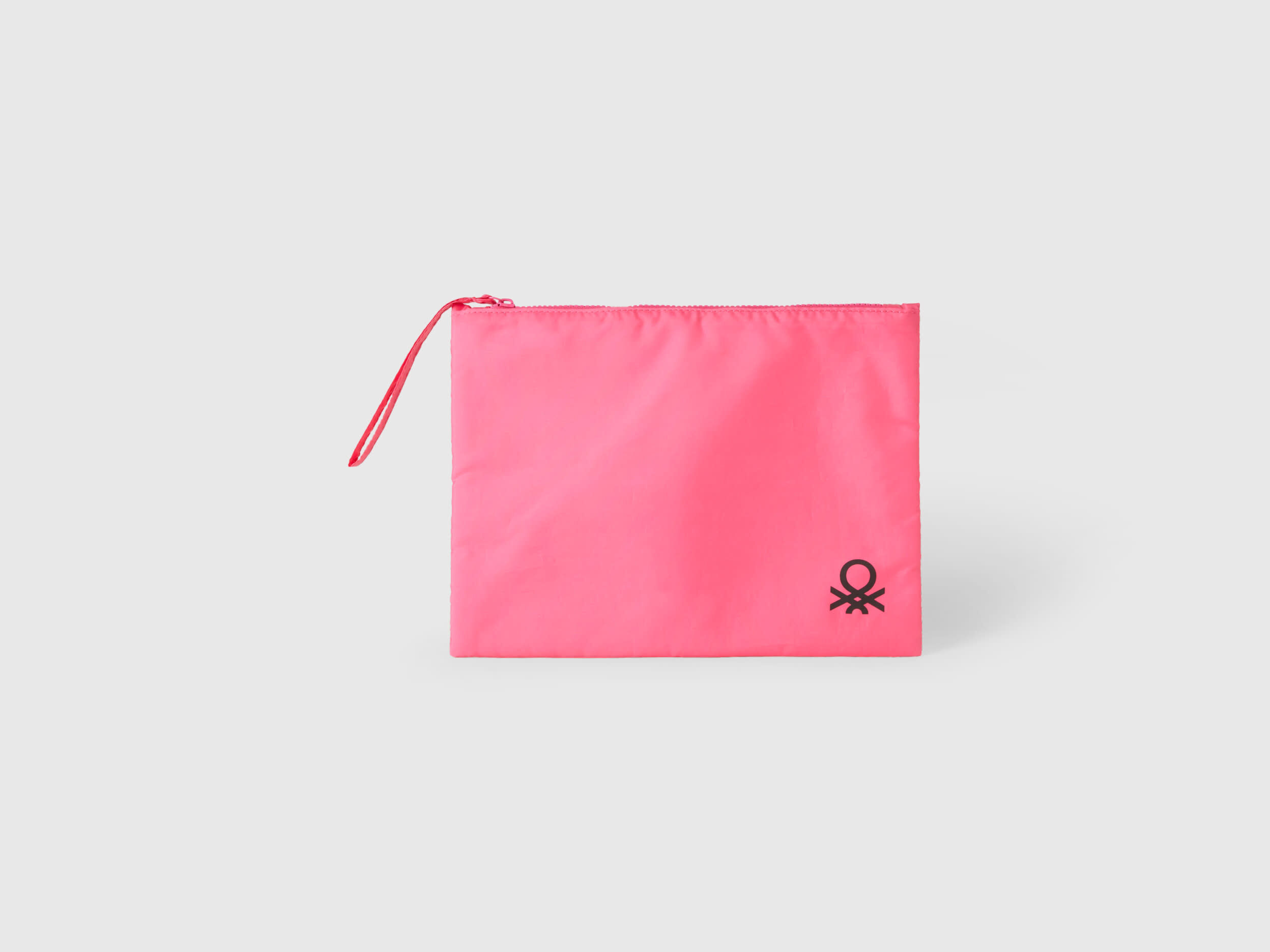 Benetton pouch shop