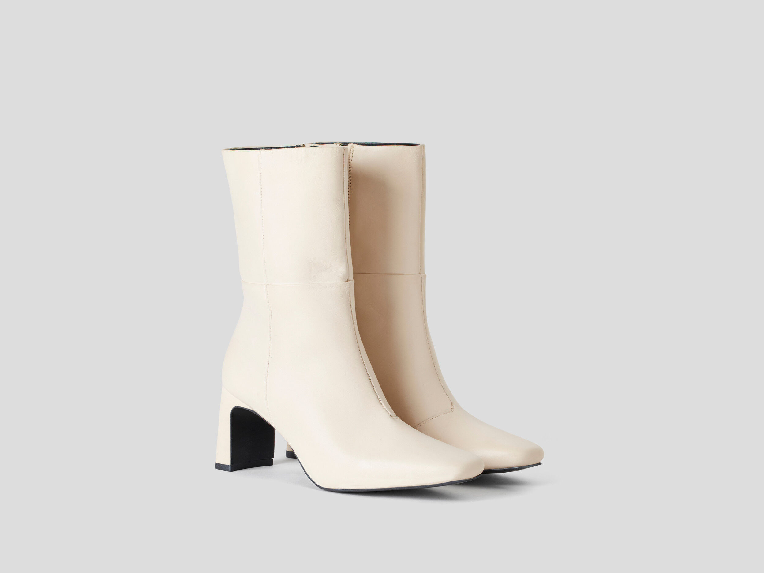 Leather ankle boots with heel Creamy White Benetton