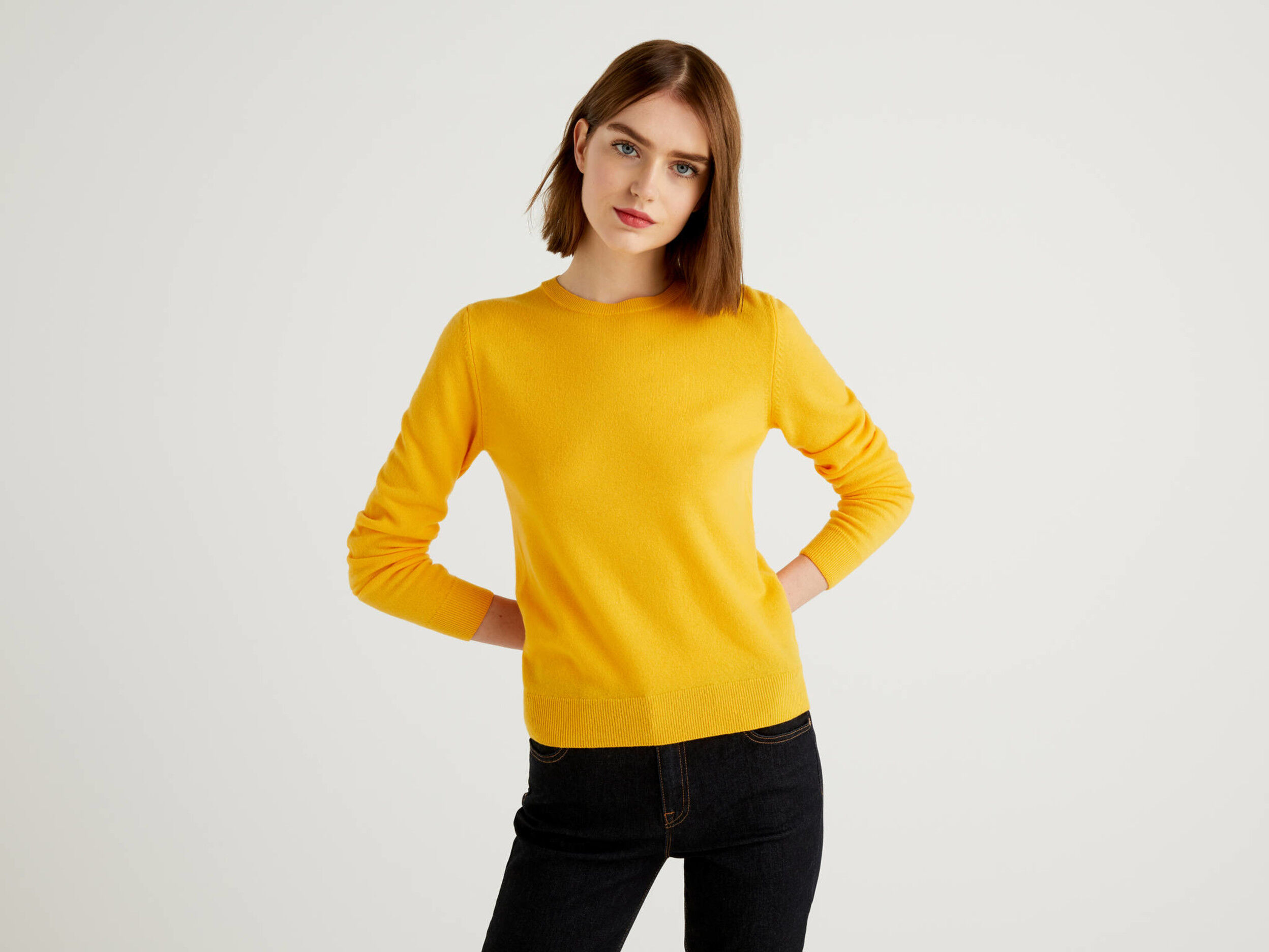 Yellow crew neck sweater in Merino wool