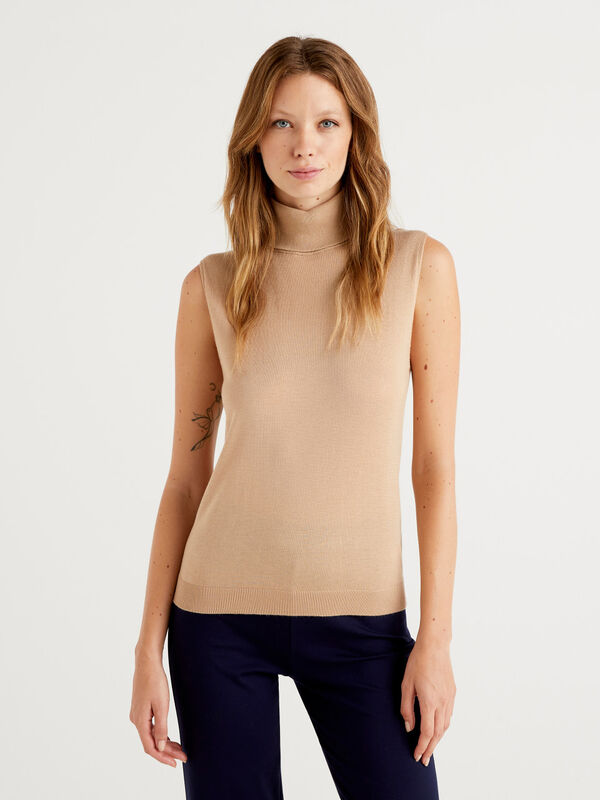Sleeveless turtleneck in cashmere blend Women