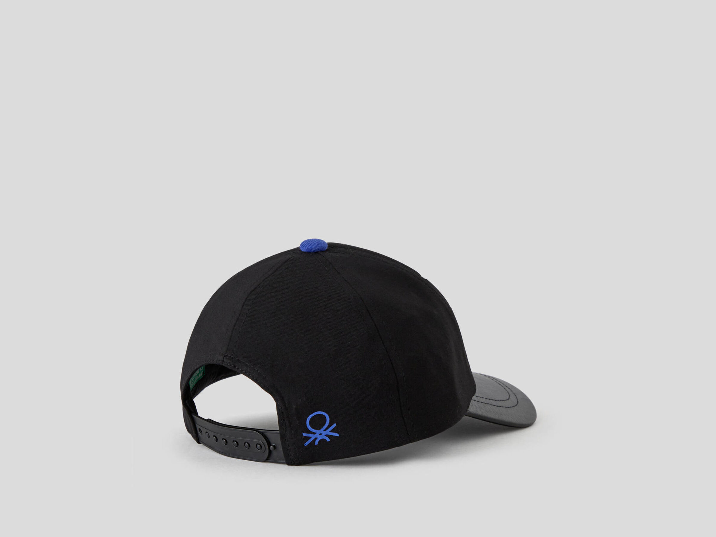 Baseball cap with print image number null