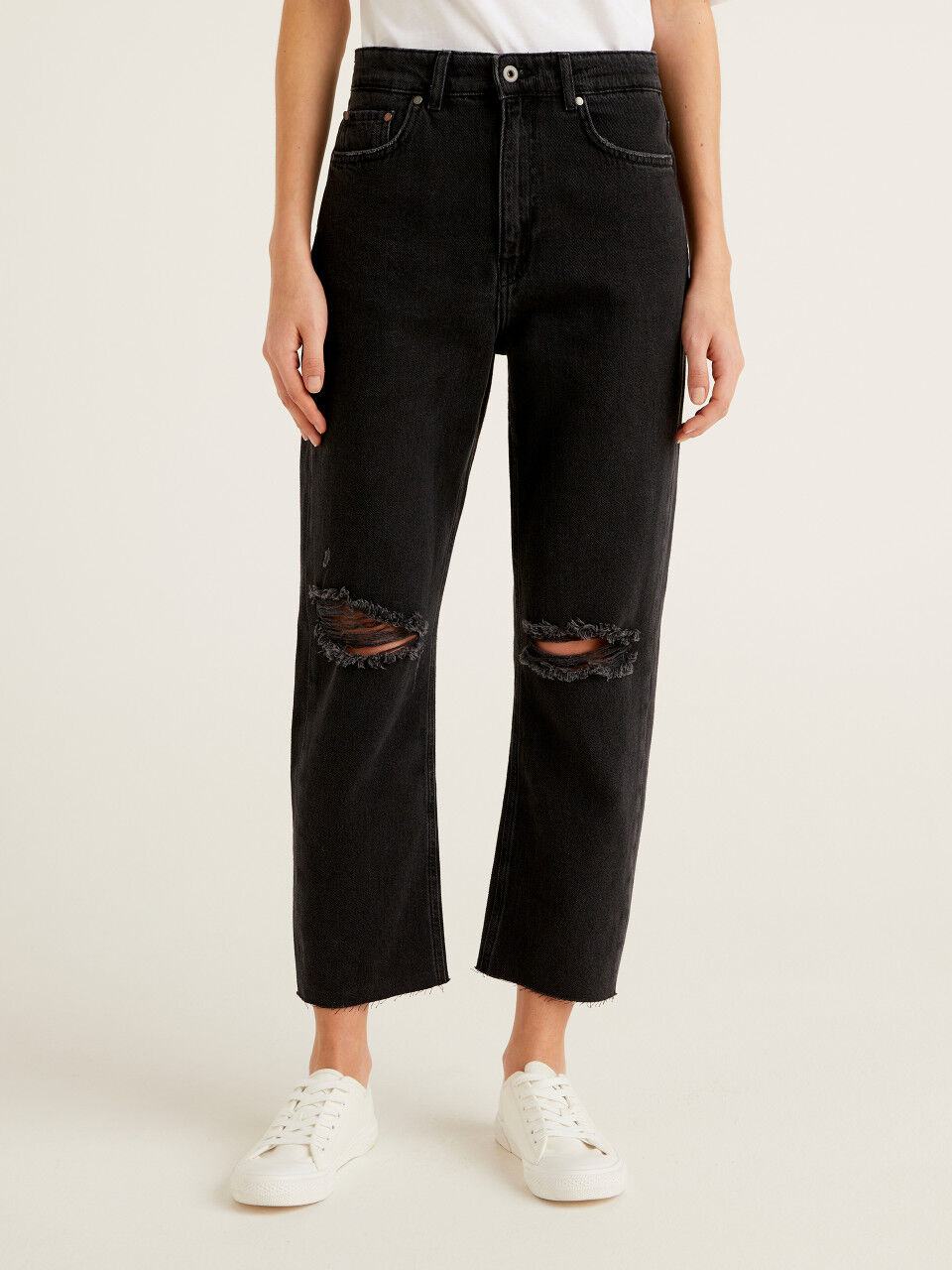 Mom High Pleated Jeans - Black/washed - Ladies | H&M US