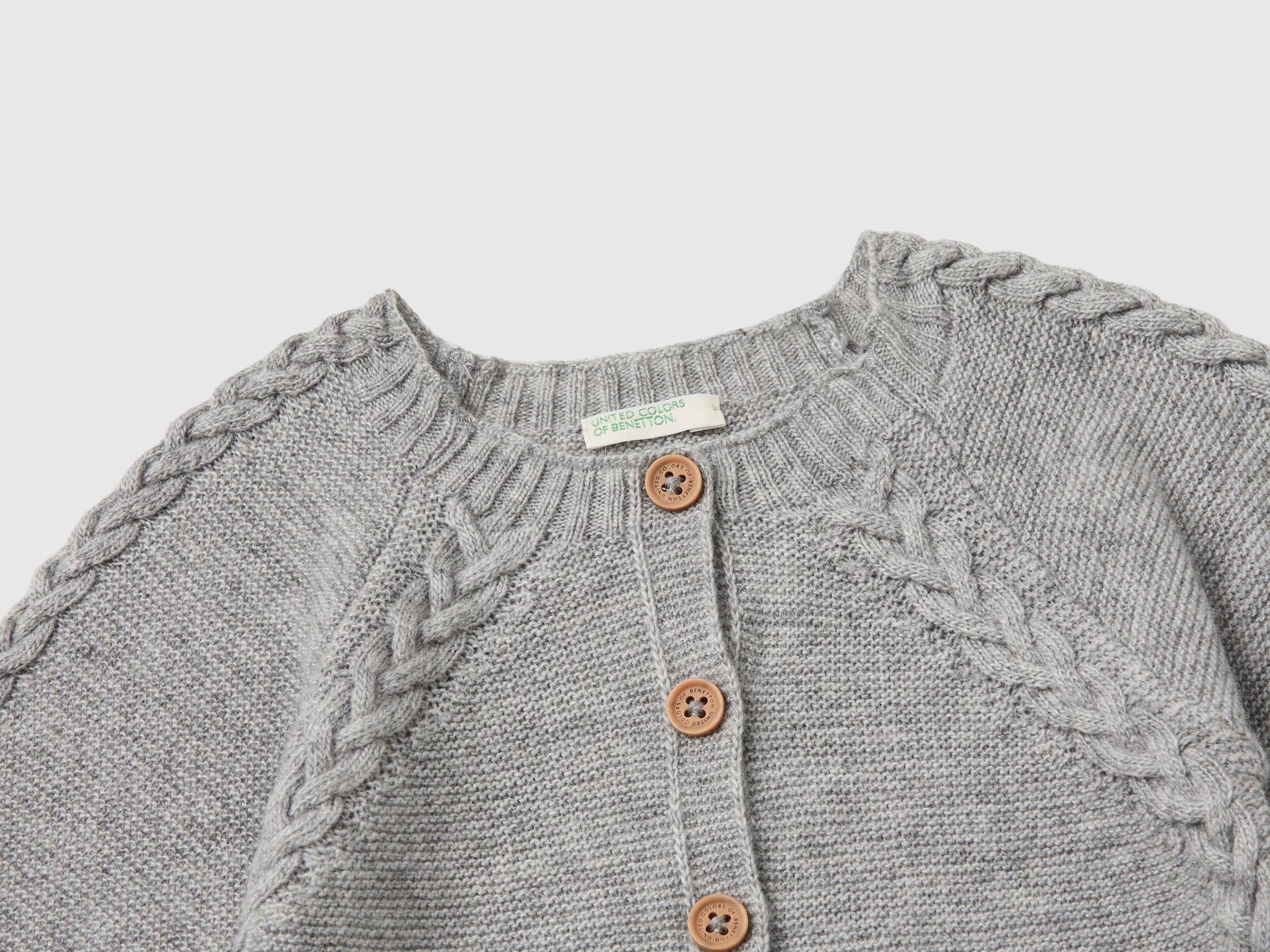 Benetton cardigan store