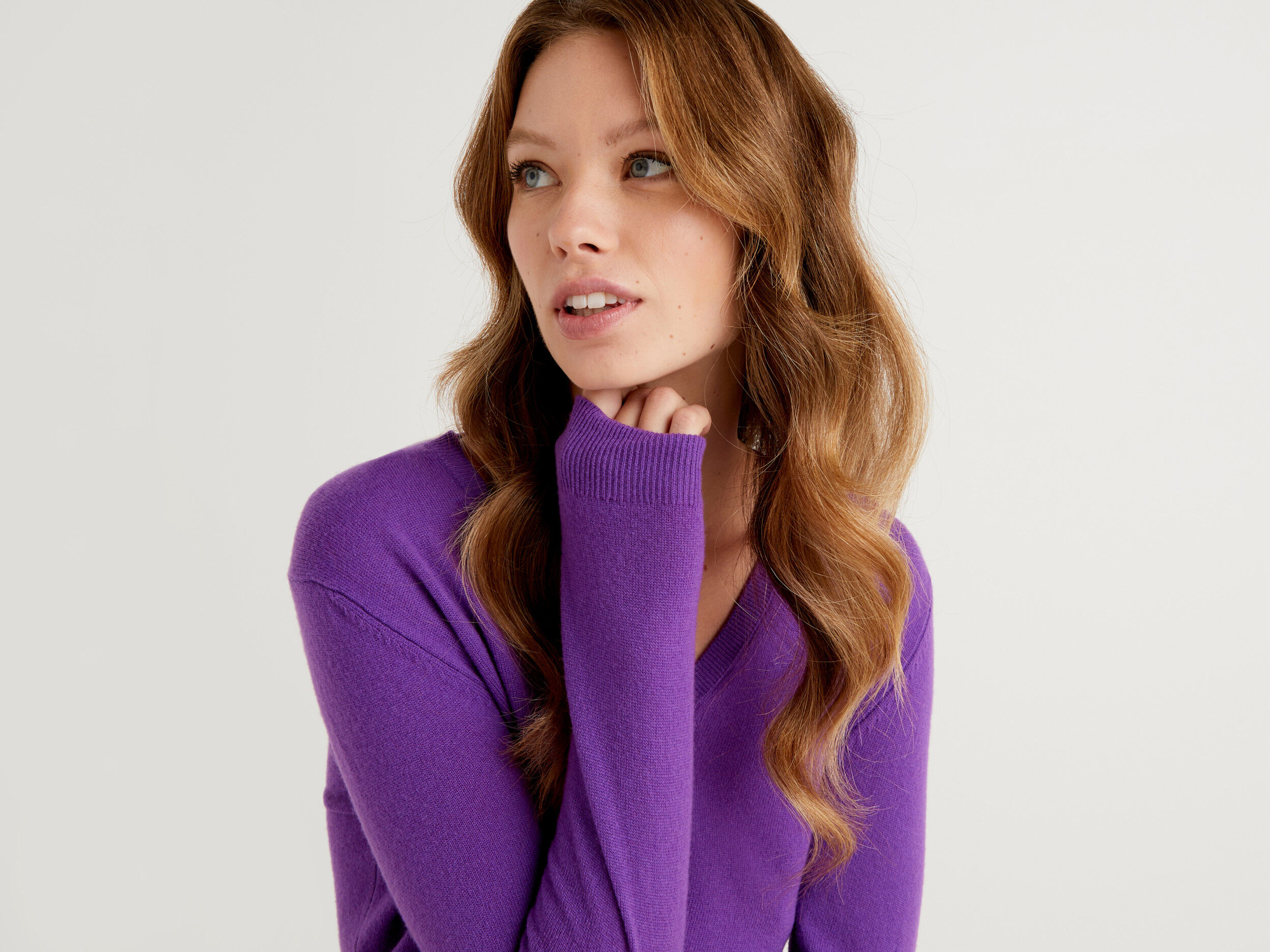 Purple V neck sweater in pure Merino wool Violet Benetton