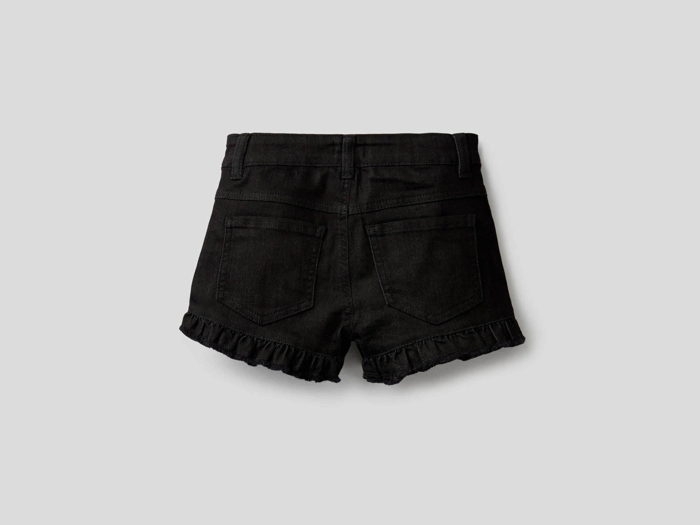 Solid color shorts with rouche image number null