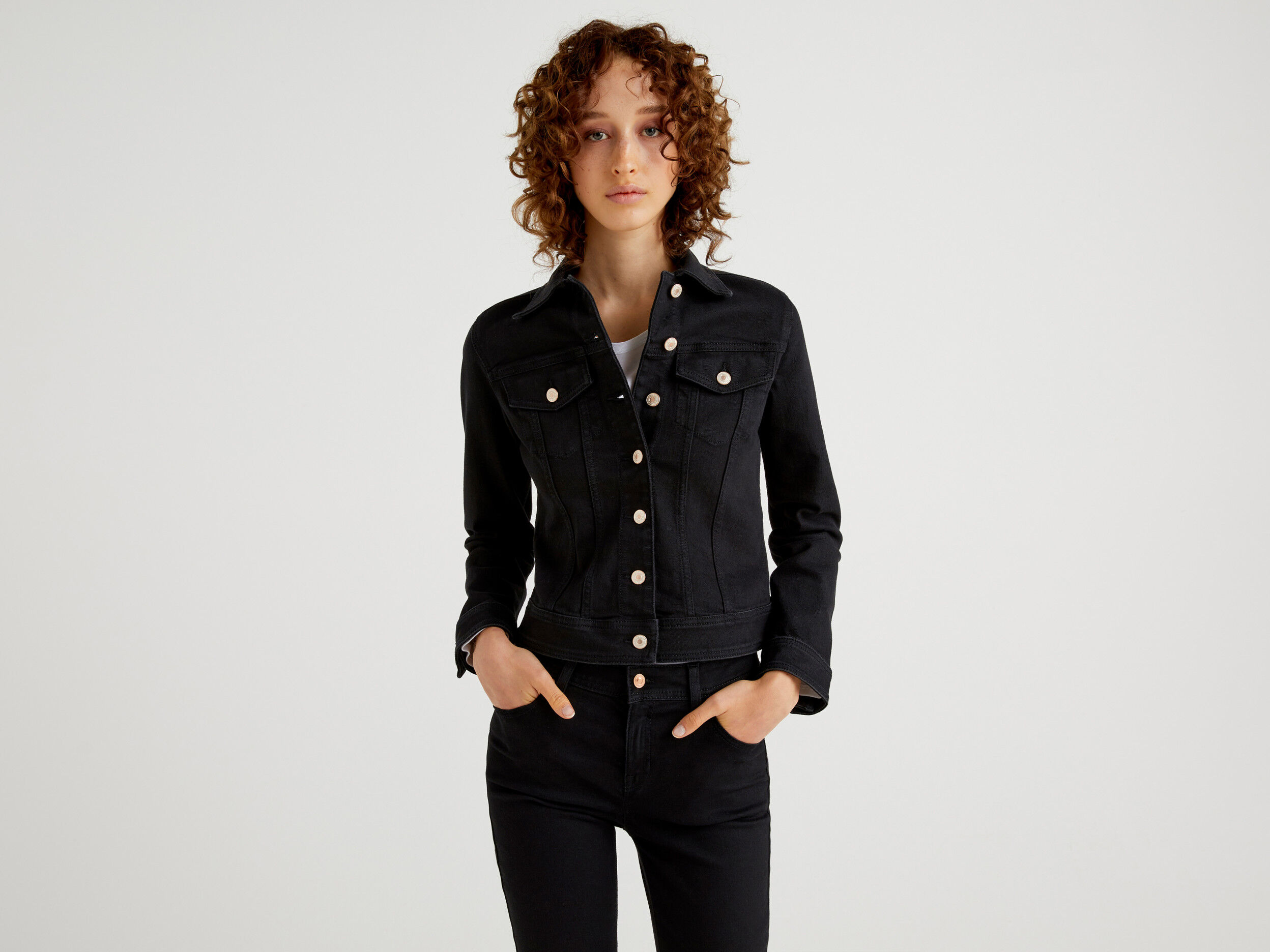Chaqueta tejana negra 2025 mujer