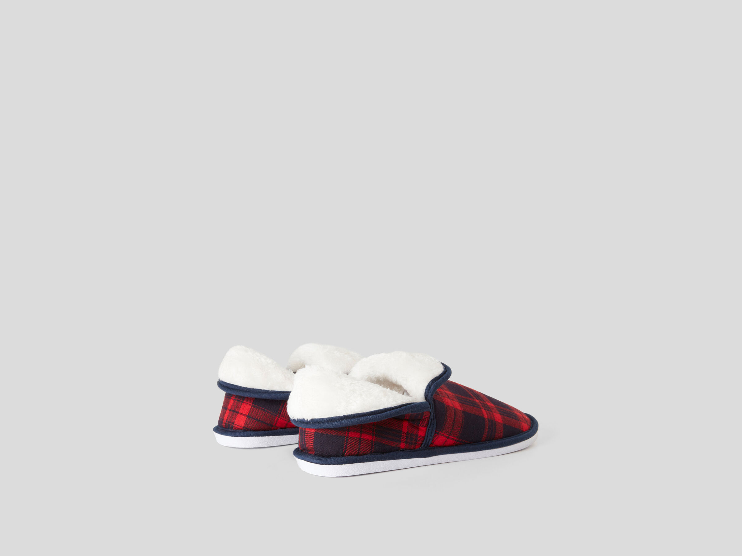 Closed tartan slippers image number 3